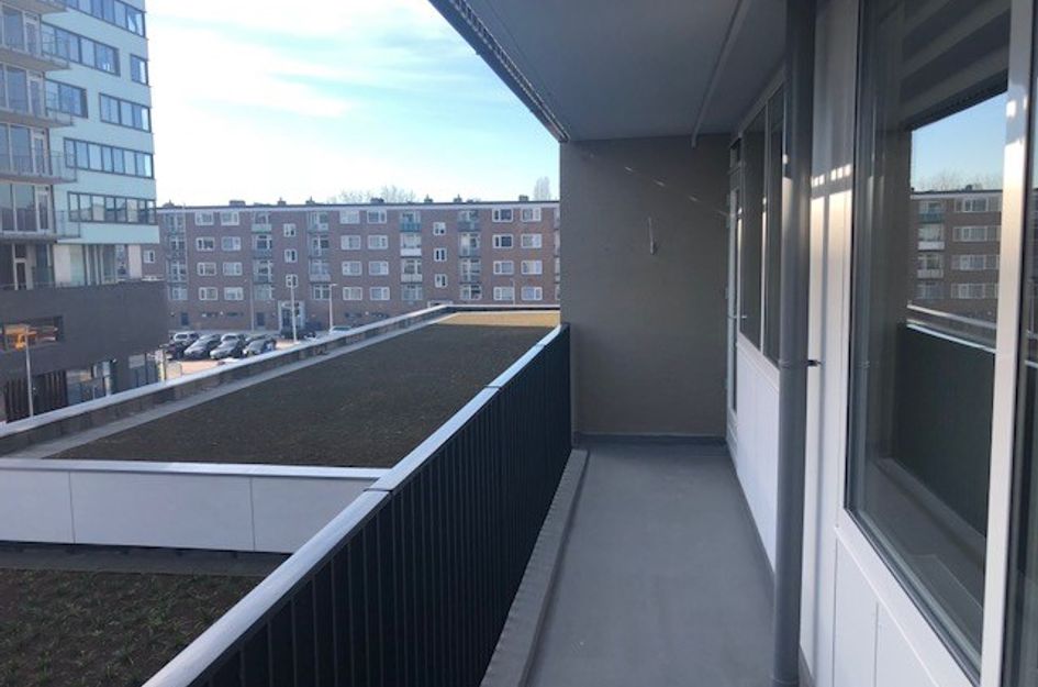 Martini Van Geffenstraat 105