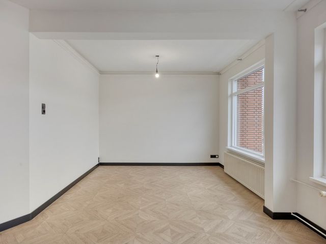 Veenendaalkade 117, Den Haag