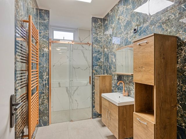 Veenendaalkade 117, Den Haag