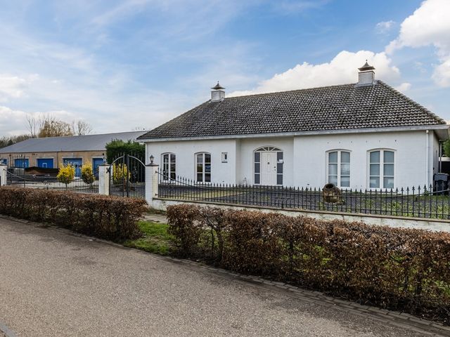 Palmbrugweg 11, Echt