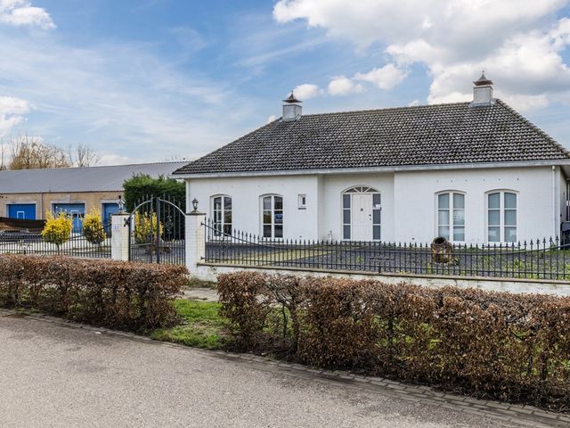 Palmbrugweg 11, Echt