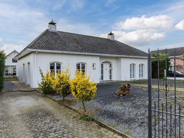 Palmbrugweg 11, Echt