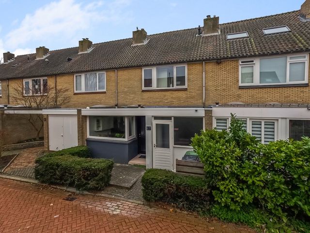 Vrijburglaan 67, Uitgeest