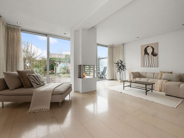 Vrijburglaan 67, Uitgeest