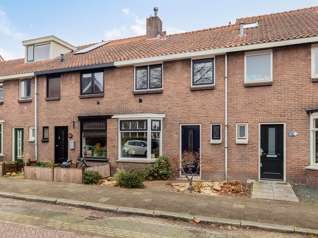 Prins Bernhardstraat 8, Zwijndrecht