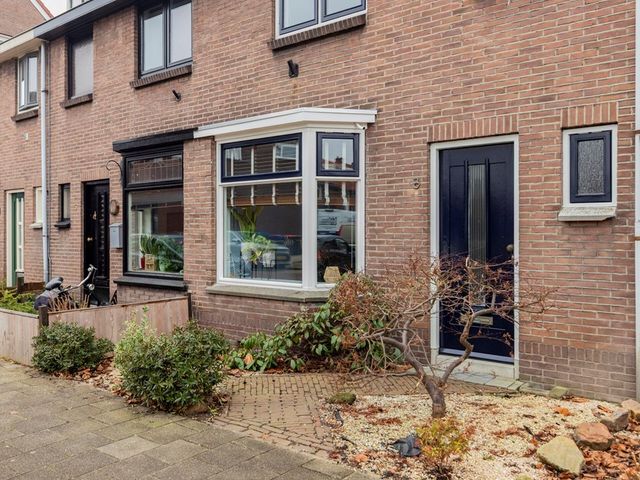 Prins Bernhardstraat 8, Zwijndrecht