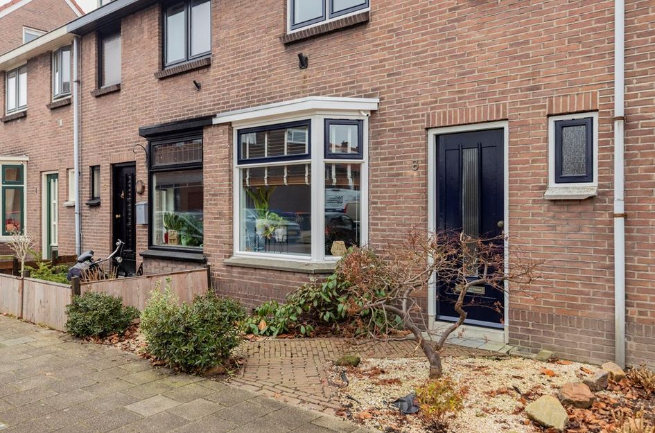 Prins Bernhardstraat 8