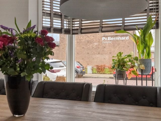 Prins Bernhardstraat 8, Zwijndrecht