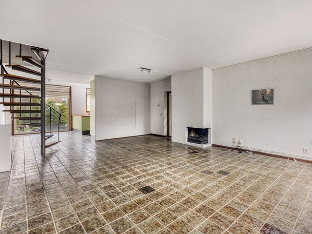 Zwaanwijk 1, Zwijndrecht