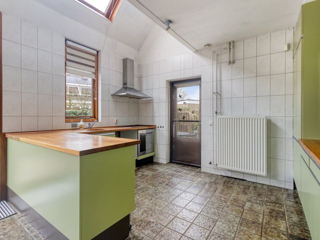 Zwaanwijk 1, Zwijndrecht