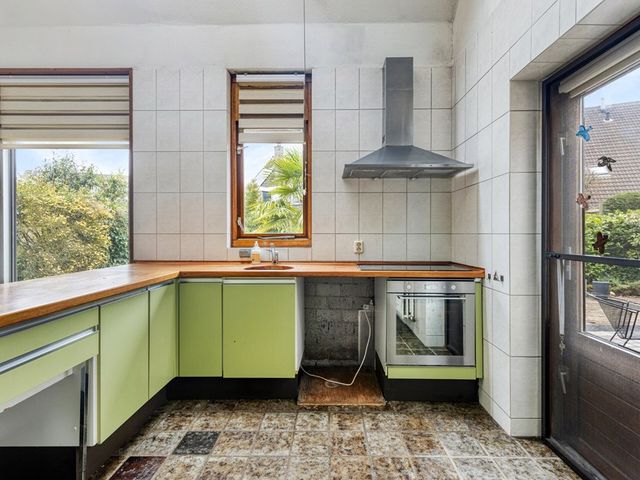 Zwaanwijk 1, Zwijndrecht