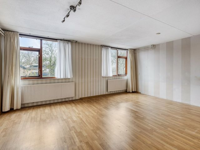 Zwaanwijk 1, Zwijndrecht