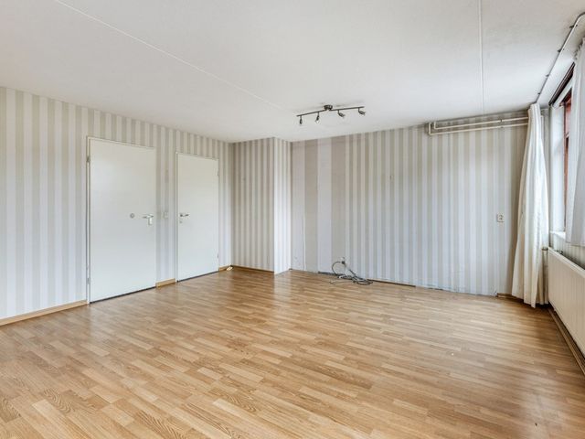 Zwaanwijk 1, Zwijndrecht