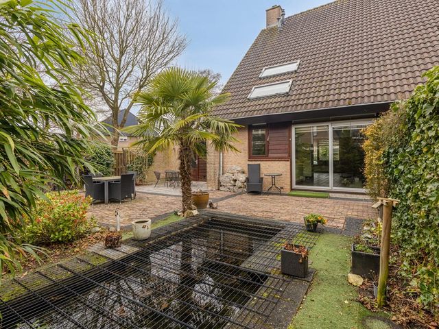 Zwaanwijk 1, Zwijndrecht