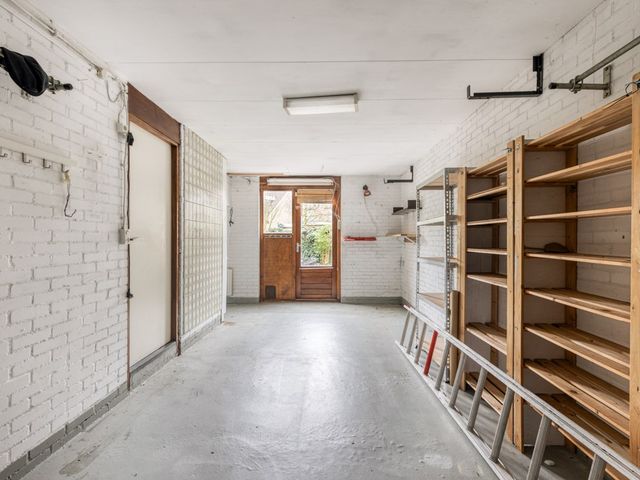 Zwaanwijk 1, Zwijndrecht