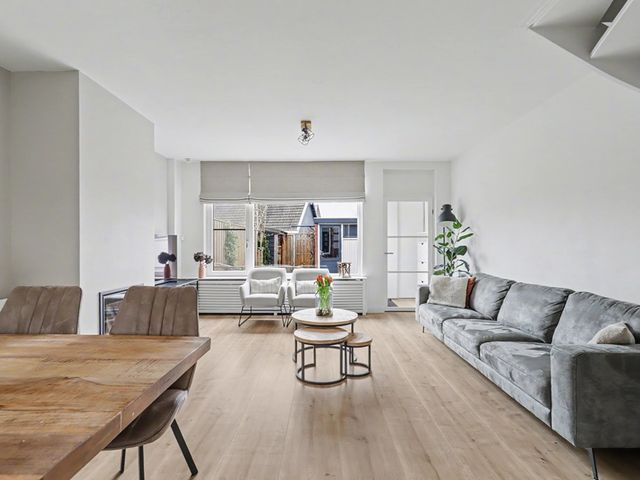 Binnensingel 57, Strijen