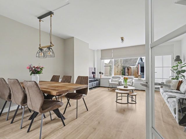 Binnensingel 57, Strijen