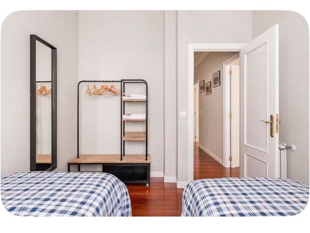 Derio Bidea 32, Mungia