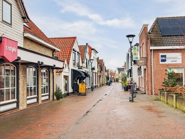 Kerkstraat 3, Strijen