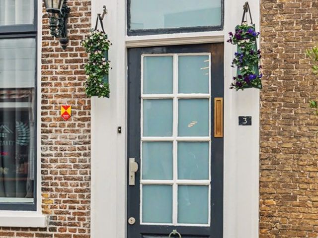 Kerkstraat 3, Strijen