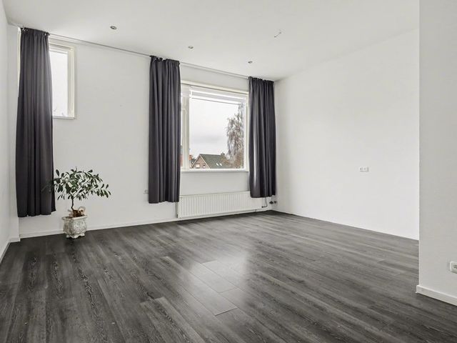 Kerkstraat 3, Strijen