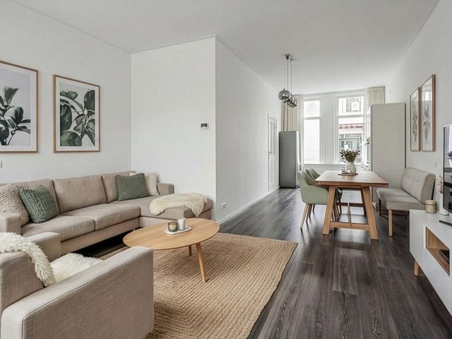 Kerkstraat 3, Strijen