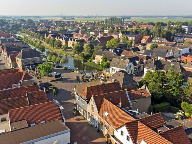 Kerkstraat 3, Strijen