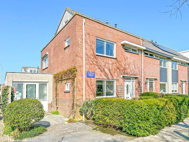 De Waterdief 27, Uitgeest