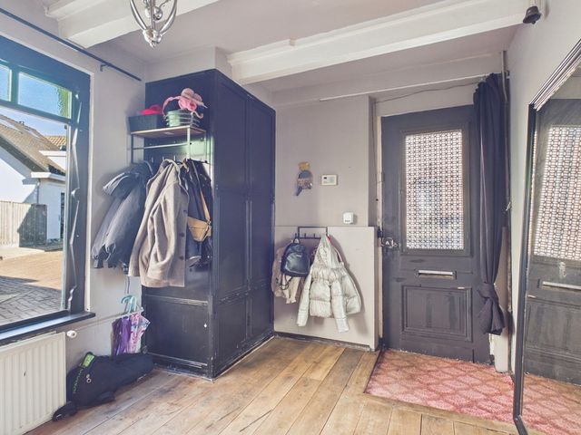 Voorstraat 13, Oud-Vossemeer