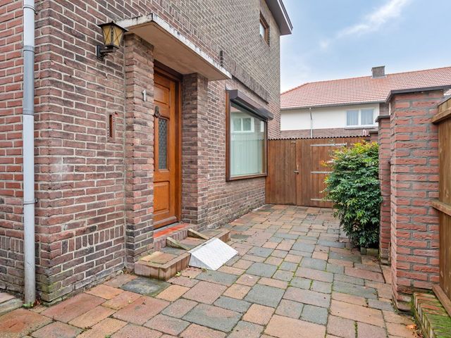Sint Lambertusstraat 1, Sittard
