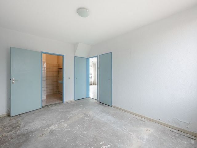 Krúswetter 12, Arum