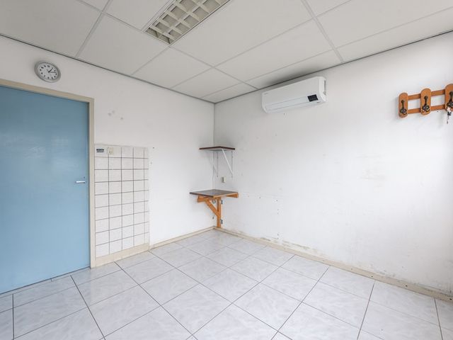 Krúswetter 12, Arum