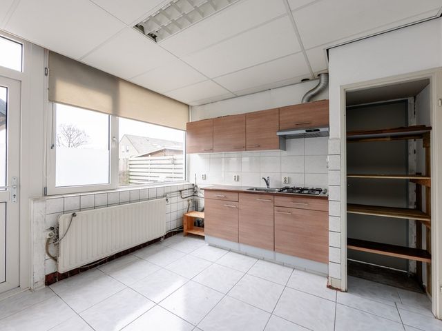 Krúswetter 12, Arum