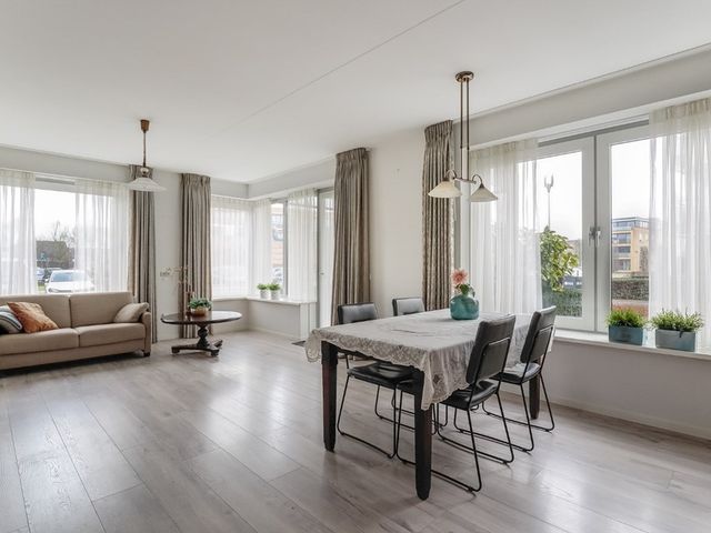 Kolblei 102, Avenhorn