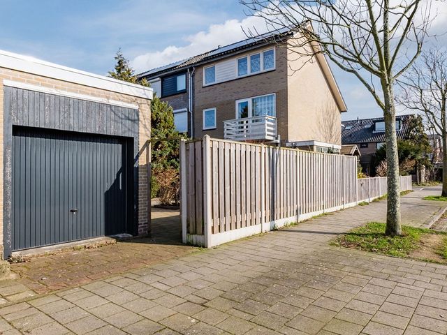 Ardealaan 16, Hillegom