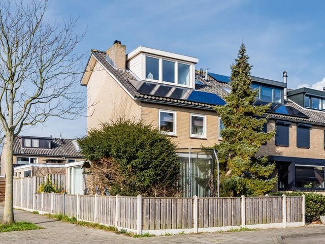 Ardealaan 16, Hillegom