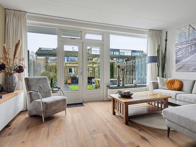 Roerdompstraat 16, Strijen