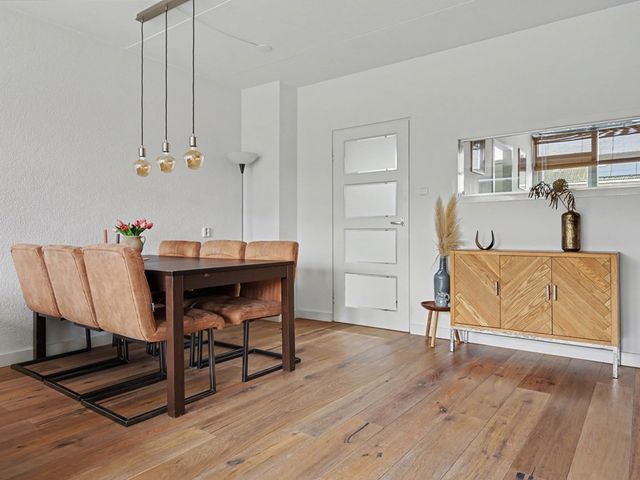 Roerdompstraat 16, Strijen