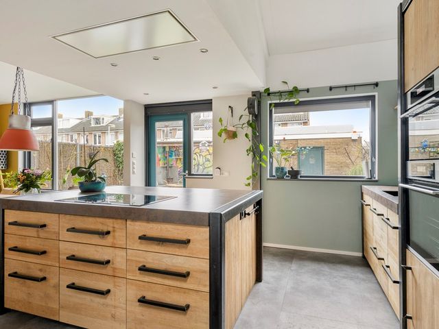 Lessestraat 49, Heemskerk