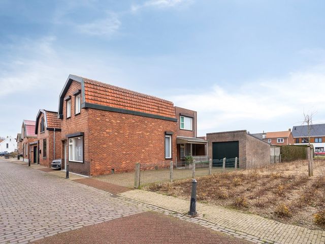 Kerkstraat 25, Clinge