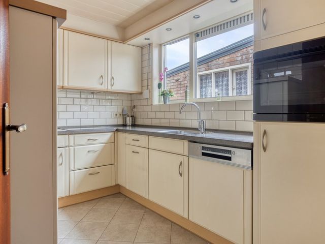 Kerkstraat 25, Clinge