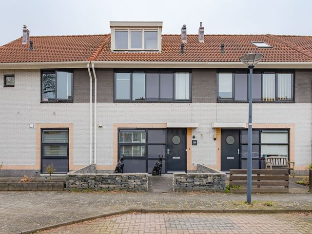 Renoirhof 128, Hoorn