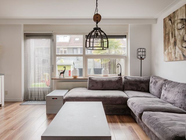 Renoirhof 128, Hoorn