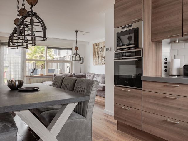 Renoirhof 128, Hoorn