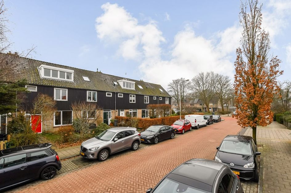 Aart van der Neerweg 12