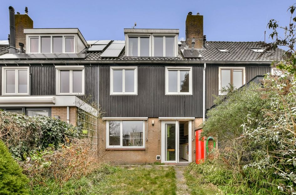 Aart van der Neerweg 12