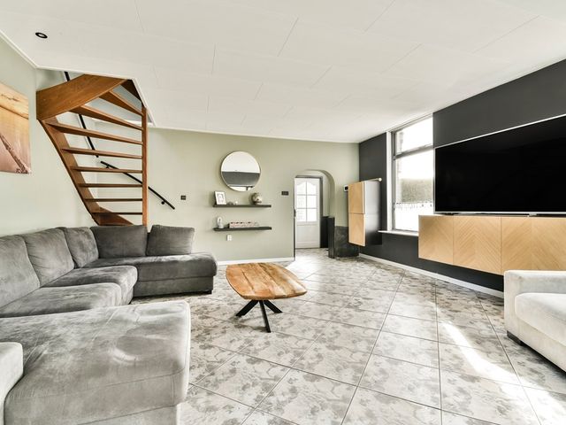 Rivierdijk 81, Hardinxveld-Giessendam