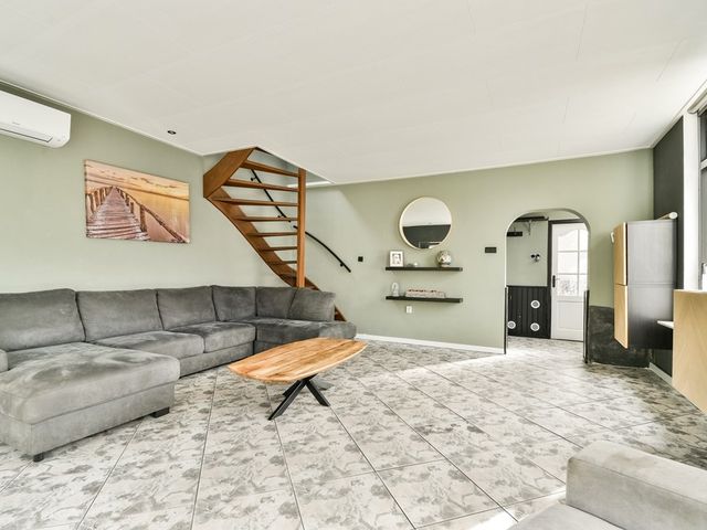 Rivierdijk 81, Hardinxveld-Giessendam