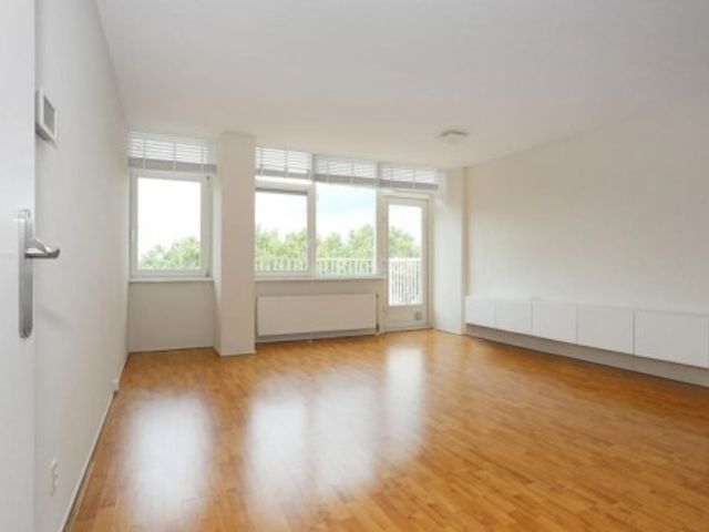 Volendamlaan , 's-Gravenhage