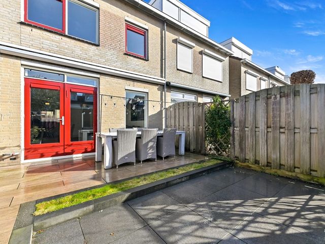 Drie Hoeven 27, Maasland